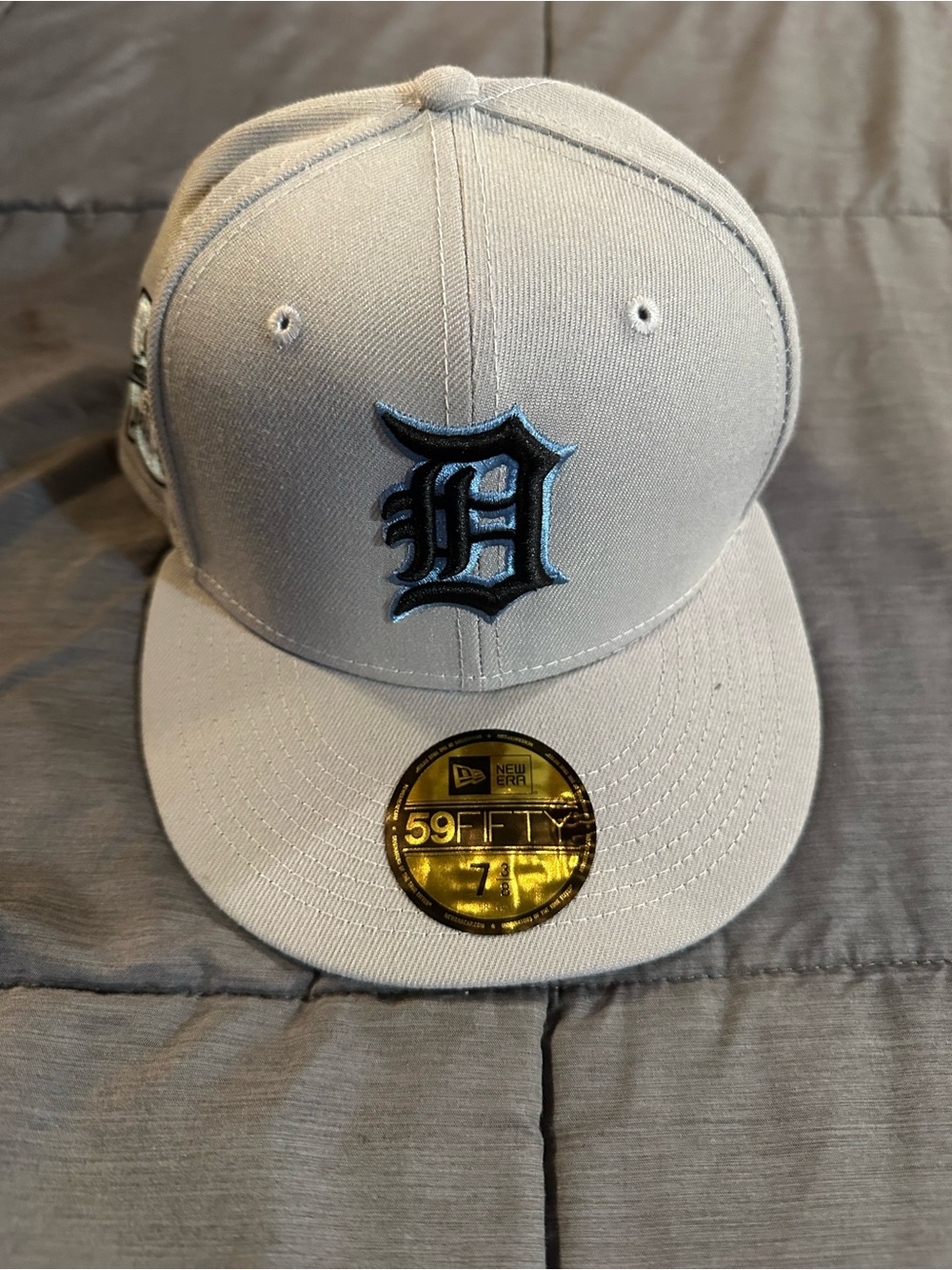 New Era Detroit D Logo 59FIFTY Fitted Hat in Light Gray and Black with Blue Trim